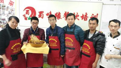 成都学钵钵鸡培训哪家好？
