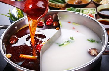 【成都火锅培训】吃完火锅后，衣服上有味怎么办？