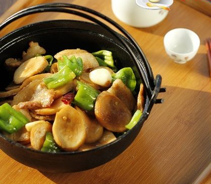 比肉好吃的素菜，干锅杏鲍菇，健康美味的家常素菜菜谱