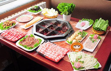 火锅味道怎样，汤底和蘸料各占一半的因素，这些蘸料你都吃过？