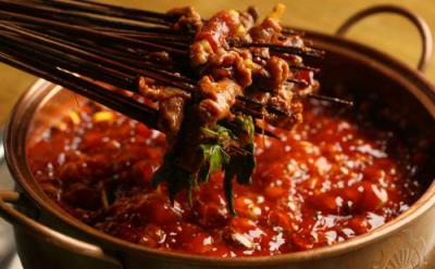 四川串串香培训中心选哪家？串串香麻辣汤底的制造