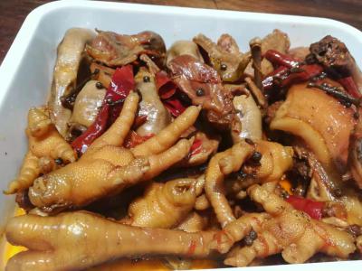 麻辣卤菜技术培训机构哪里专业？餐饮小吃培训机构