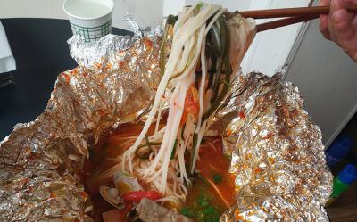 开心花甲米线技术培训哪里好？香辣味开心花甲制作