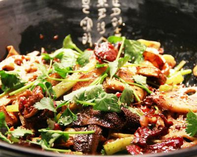  麻辣香锅技术培训班哪里好？红油和老油的处理方法